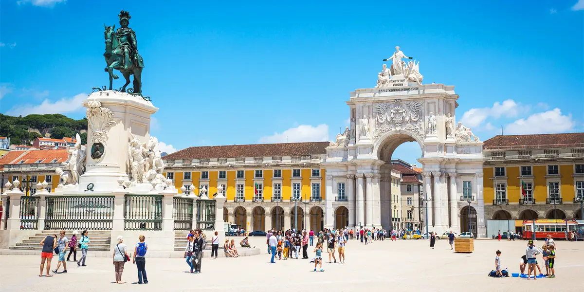 Luxury Lisbon & Porto: Historic Streets & Douro Views